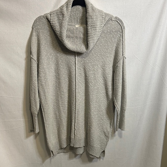 Vince Camuto Sweaters - Vince Camuto Heather Gray Turtleneck Sweater